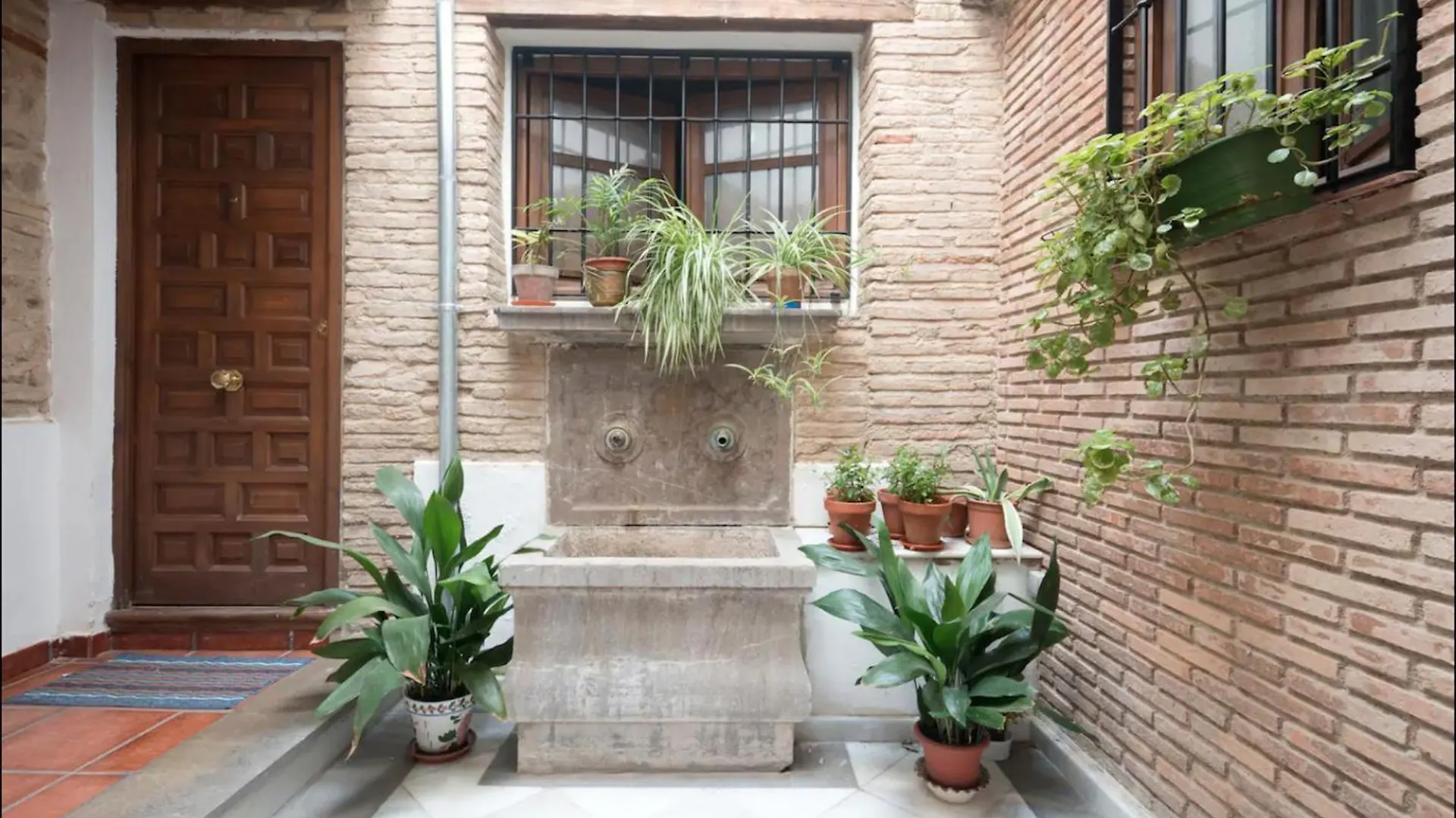 Atico Con Terracita Y Vistas Alhambra, Centro Apartment Granada Spain
